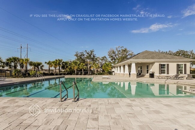 1448 Flower Dust Dr in Ruskin, FL - Foto de edificio - Building Photo