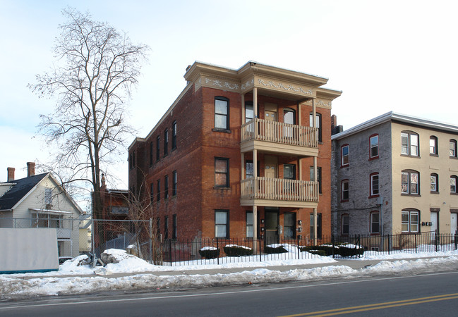 222-224 Maple Ave in Hartford, CT - Building Photo - Building Photo