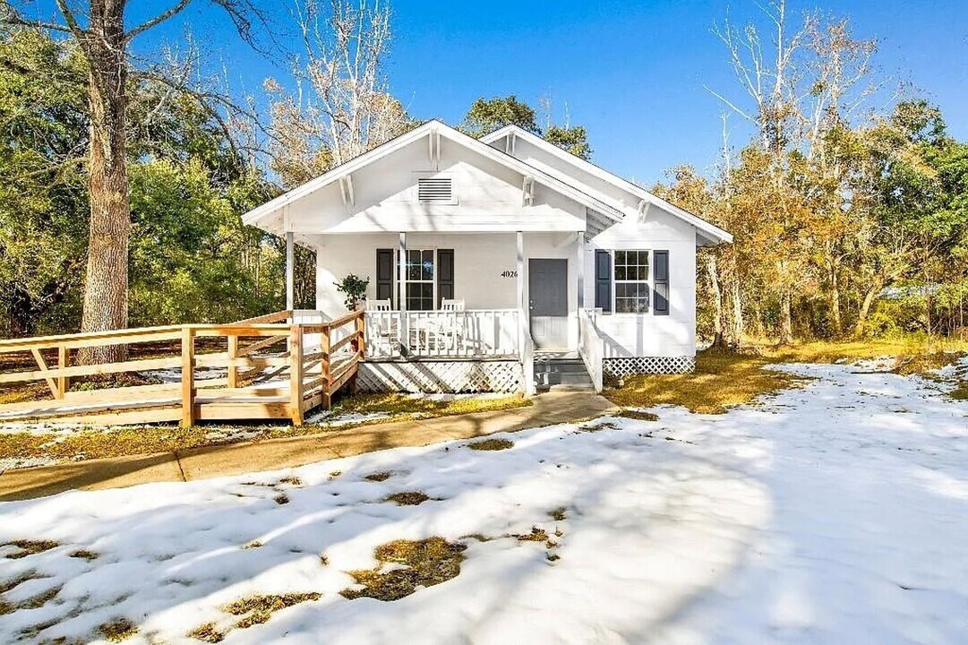 4026 Lloyd Station Rd in Mobile, AL - Building Photo