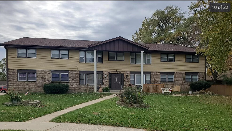 6875 Kathleen Ct in Franklin, WI - Foto de edificio