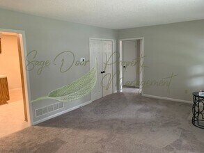 6616 Oxford Ave in Raytown, MO - Building Photo - Building Photo