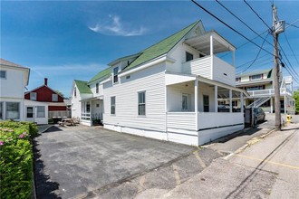 13 Bay Ave, Unit A in Old Orchard Beach, ME - Building Photo - Building Photo