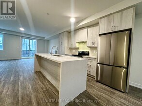 22 Chapple Ln in Richmond Hill, ON - Building Photo - Building Photo