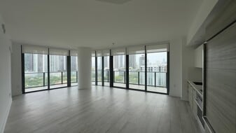 101 NE 34th St in Miami, FL - Building Photo