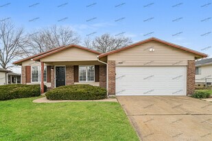 15643 91st Ave in Florissant, MO - Building Photo