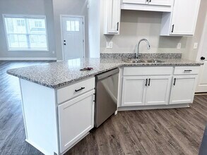 6533 Fortuna Ave in Bowling Green, KY - Foto de edificio - Building Photo