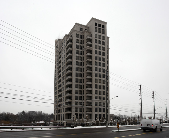 9225 Jane St in Vaughan, ON - Building Photo - Building Photo