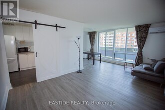 1250-1250 Bridletowne Cir in Toronto, ON - Building Photo - Building Photo