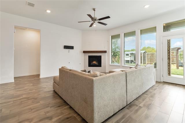 property at 1441 Lake Grove Dr