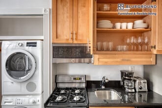221 Mott St in New York, NY - Building Photo - Building Photo