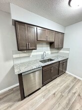 1252 E West Maple Rd in Walled Lake, MI - Building Photo - Building Photo