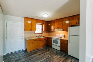 1210 Douglas MacArthur St, Unit 1202 in Orangeburg, SC - Building Photo