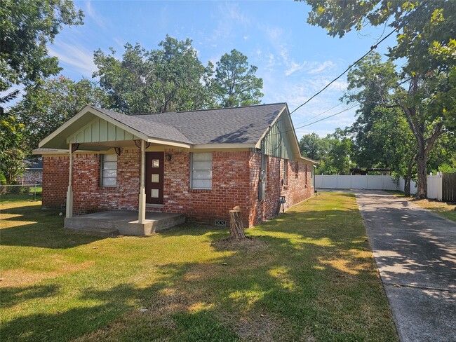 property at 5322 Pine Ave