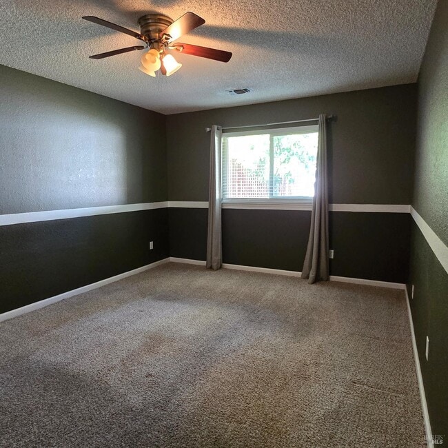 2031 California Dr in Vacaville, CA - Building Photo - Building Photo