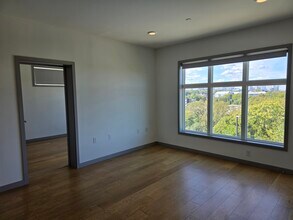 400 Herron Dr, Unit 321 in Nashville, TN - Building Photo - Building Photo