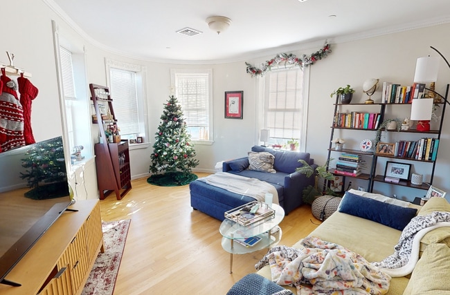 4 Bishop Allen Dr, Unit 2