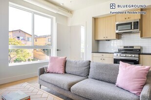 611 N Virgil Ave in Los Angeles, CA - Building Photo