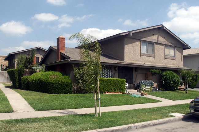 1915 N Highland St in Orange, CA - Building Photo - Building Photo