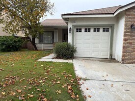 473 Cabernet St in Los Banos, CA - Building Photo