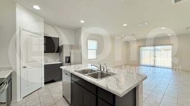 3568 Sequoia St in Casa Grande, AZ - Building Photo - Building Photo