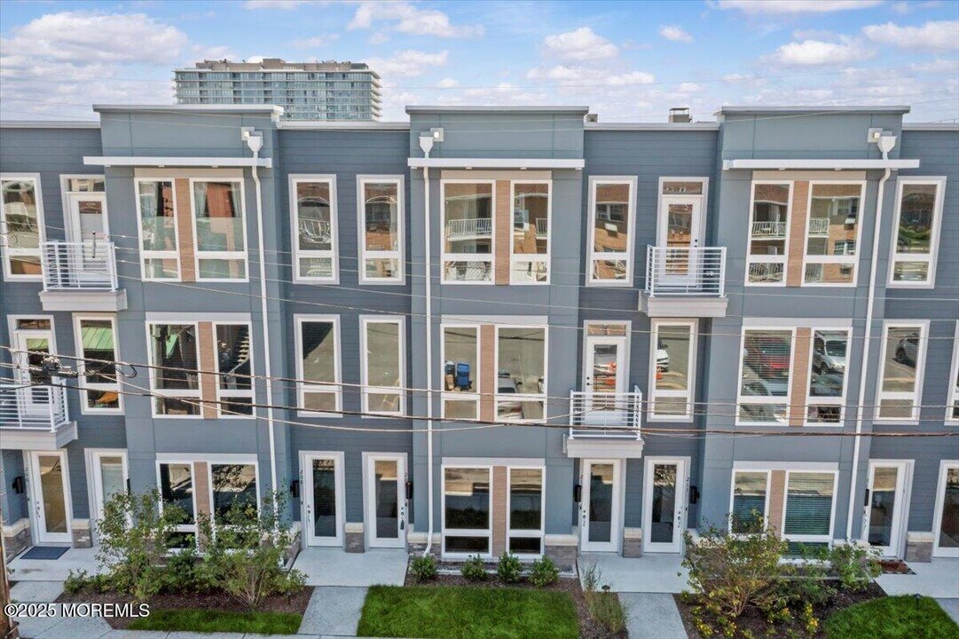 1403 Kingsley St in Asbury Park, NJ - Foto de edificio