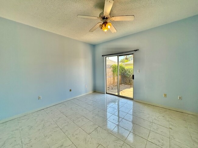 1828 Whispering Oaks Ln in Fort Walton Beach, FL - Building Photo - Building Photo