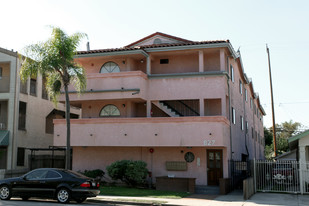 827 Redondo Ave Apartments