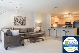 Symphony Center Apartments in Baltimore, MD - Building Photo