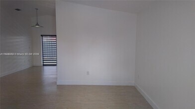 9319 NW 121st St in Hialeah, FL - Building Photo - Building Photo