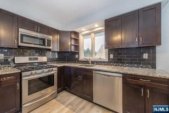 326 5th in Saddle Brook, NJ - Building Photo - Building Photo