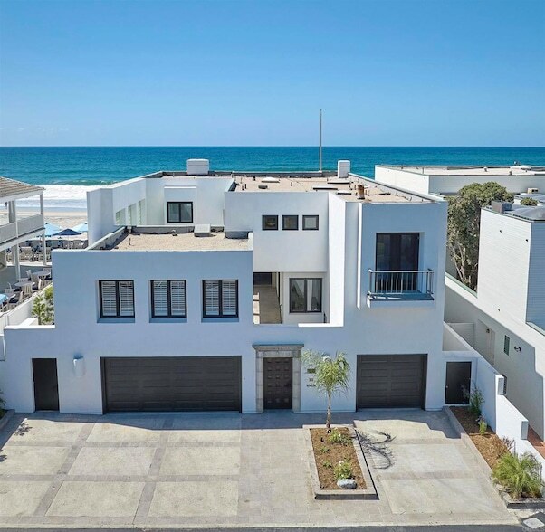 1716 Ocean Front, Unit 3-38 in Del Mar, CA - Building Photo