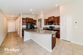 4235 Unbridled Song Dr in Sun City Center, FL - Building Photo - Building Photo