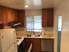 2265 Reading Ave in Castro Valley, CA - Foto de edificio - Building Photo