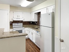 5608 Cottage Hill Rd in Mobile, AL - Building Photo - Building Photo