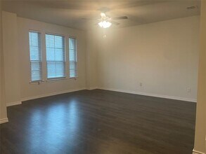 2021 Crooked Bow Dr in Mesquite, TX - Building Photo - Building Photo