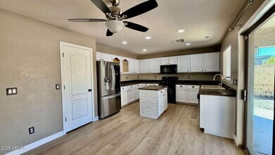 21054 N Sansom Dr in Maricopa, AZ - Building Photo - Building Photo