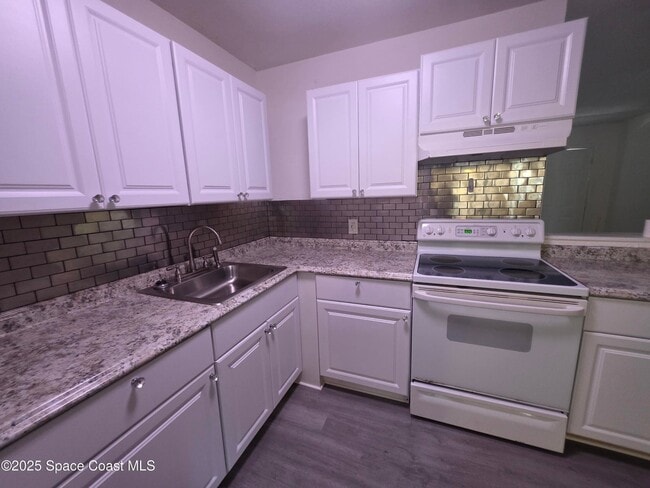 747 E University Blvd in Melbourne, FL - Building Photo - Building Photo