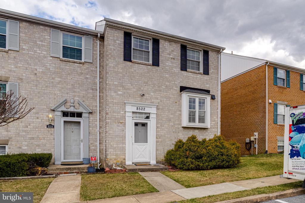8522 Pine Run Ct in Ellicott City, MD - Building Photo