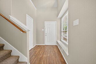 110 N Burberry Park Cir in Spring, TX - Building Photo - Building Photo
