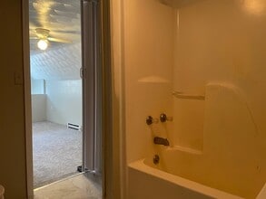 102 E 2nd Ave, Unit Rear in Altoona, PA - Building Photo - Building Photo