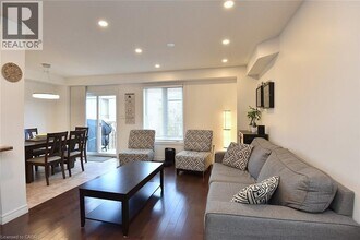 102 Celestial Cres in Hamilton, ON - Building Photo - Building Photo