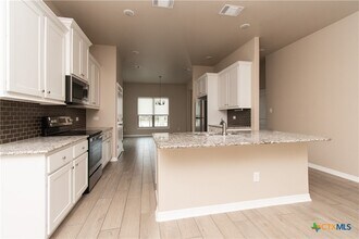 717 Holstein Dr in Belton, TX - Building Photo - Building Photo