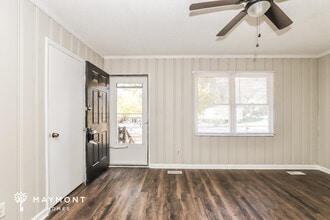 4232 Romaine St in Greensboro, NC - Foto de edificio - Building Photo