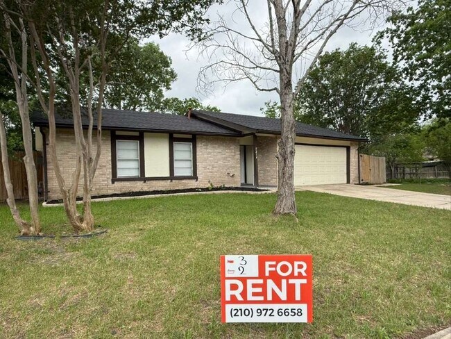 5214 Charolais Dr, Unit Unit 2L in San Antonio, TX - Building Photo - Building Photo