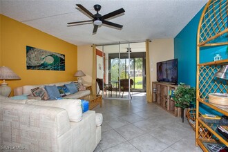 5959 Winkler Rd in Ft. Myers, FL - Foto de edificio - Building Photo