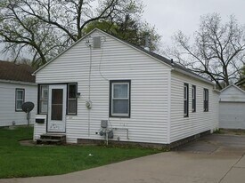 641 Wyoming St in Waterloo, IA - Building Photo