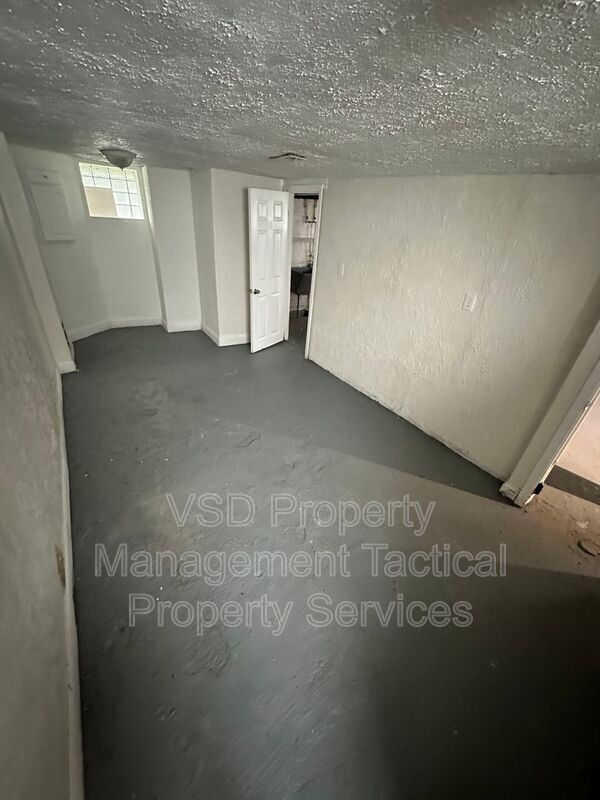 13827 S Parkway Dr in Garfield Heights, OH - Building Photo - Building Photo