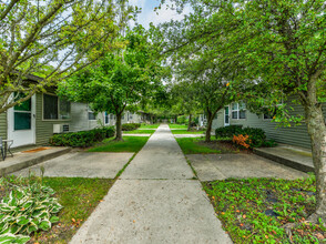 Evergreen Apartments in Marysville, OH - Foto de edificio - Building Photo