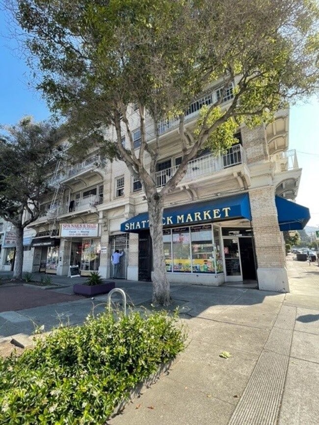 2437 Shattuck Ave. in Berkeley, CA - Building Photo - Building Photo
