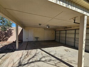 8319 Wind Veil Dr, Unit 1N in Houston, TX - Building Photo - Building Photo